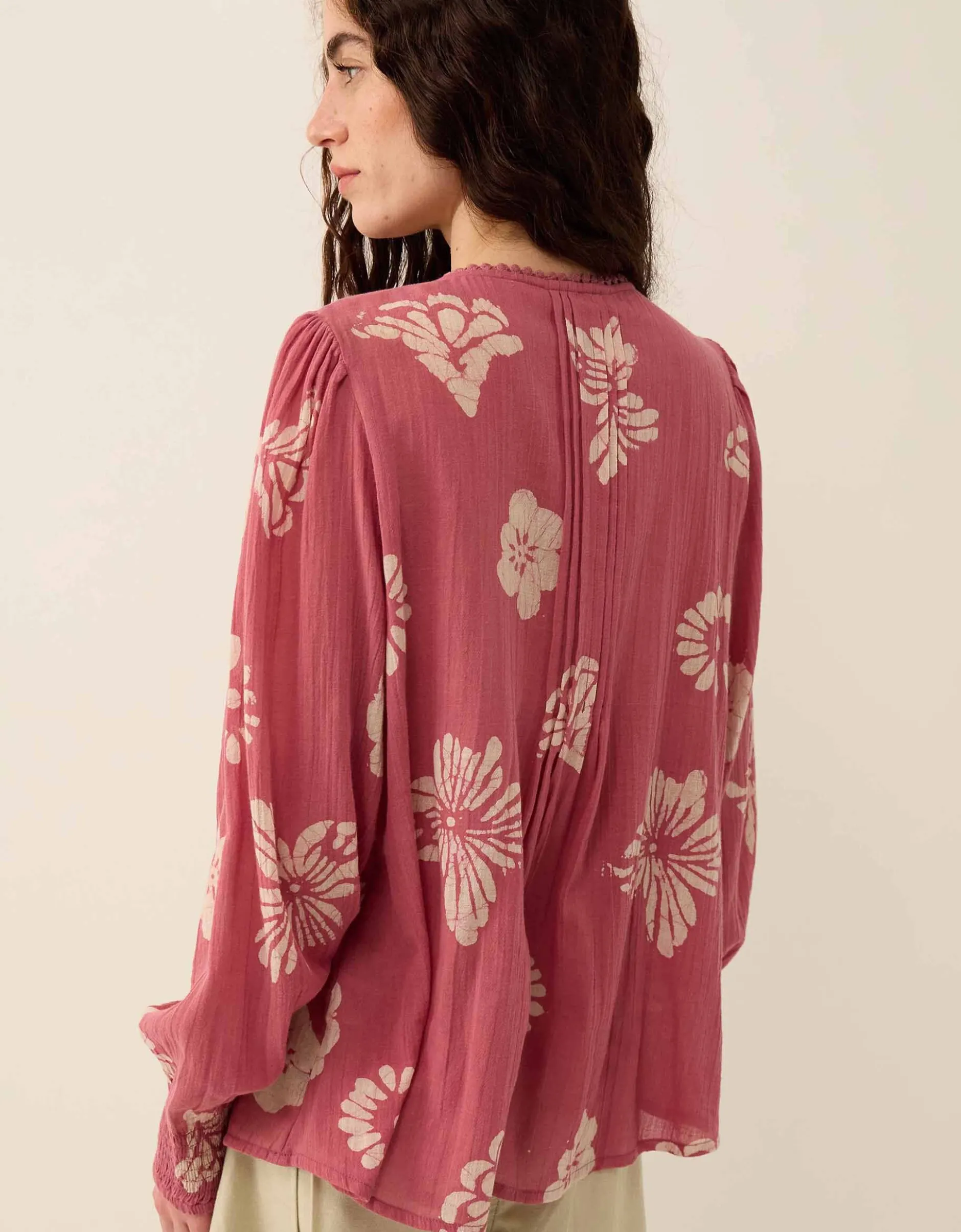 East Kris Hand Batik Blouse Pink