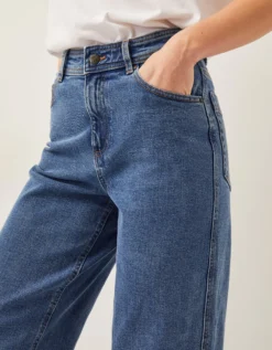 Hallie Regular Crop Wide Leg Jeans Blue